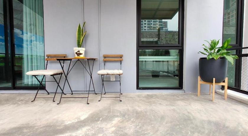 Silom Studios – Bangkok, NY