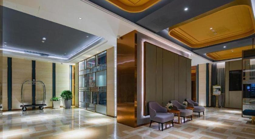 Yitel Collection Chengdu Dufu Chaotang Sichuan Provincial People's Hospital Station – Chengdu, IL