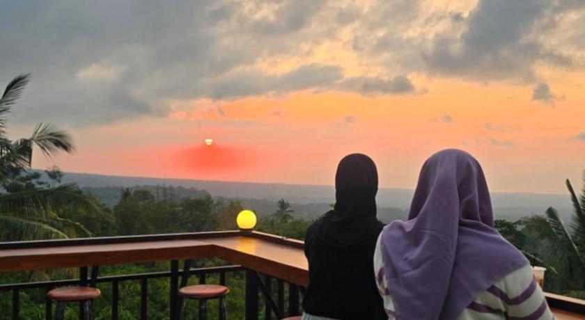 Tampilan Bale Sunset Inn - Trekking, Bar & Restaurant