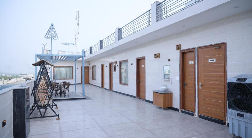 VR Hotel - image 4