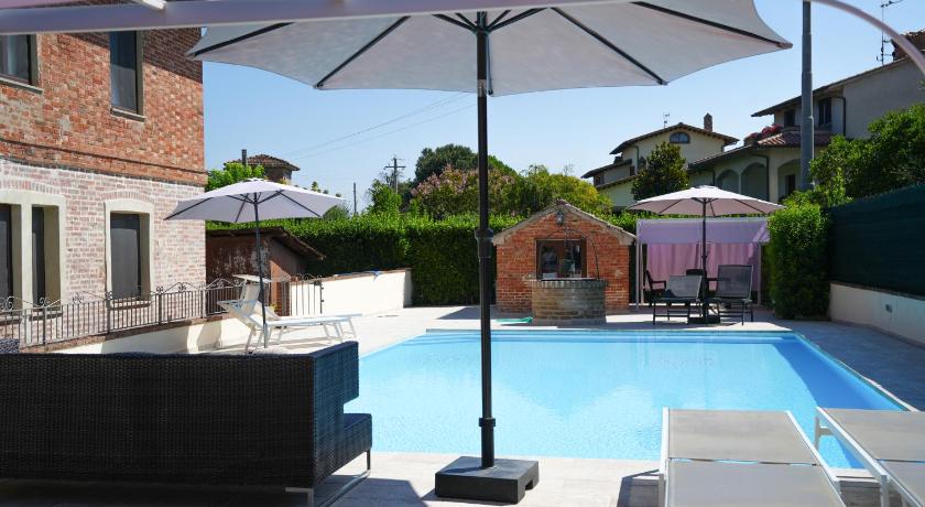 Sul lago Appartamenti Casa Del Lago con Piscina Acqua Salata