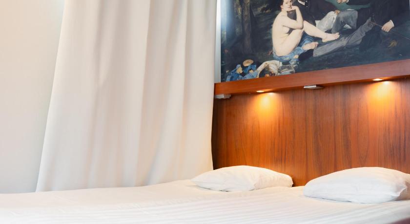 Image of Double Room 7