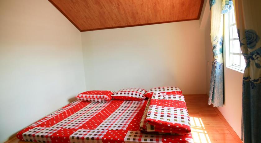 Image of Family Room with Balcony 14
