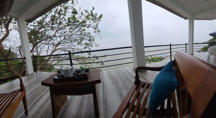 Imagen de Habitación Cuádruple con vistas al mar (Quadruple Room with Sea View) 13
