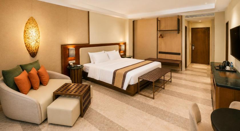 Image of Grand Premier Pool Access 0