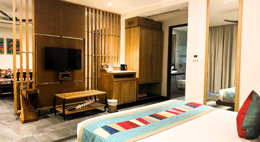 Image of Beleza Suite with Balcony - 15% Food & Soft Beverages discount on A-la-carte - Happy Hours 2 + 1 on House Brand Liquor between 11 AM to 5 PM (till 30th Sep) 1