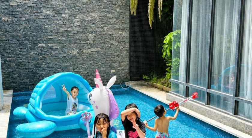 Image of King Room with Pool View 7