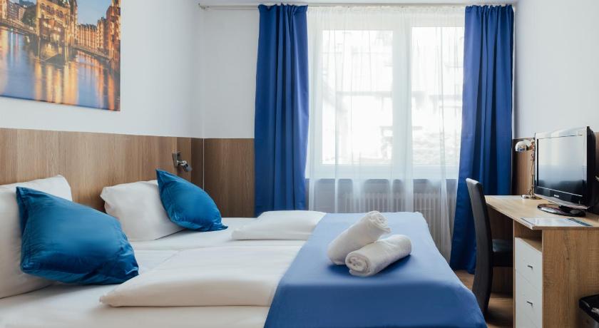 Image of Double Room with Private External Bathroom 1