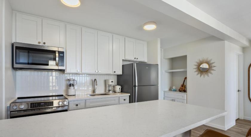 Image of 1 Bedroom Premium Fully Renovated City View w/ Kitchen 1
