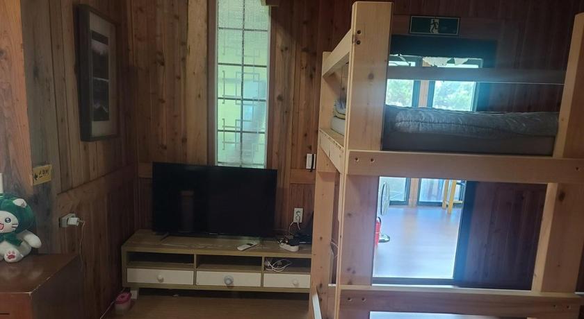 Image of Single Bed in Mixed Dormitory Room 1