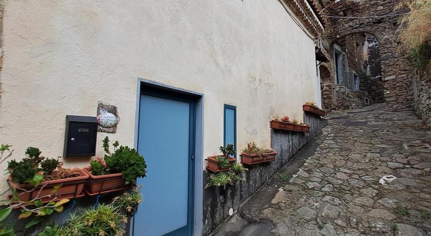 Studio Al Castello - Monolocale in centro storico di Vatolla