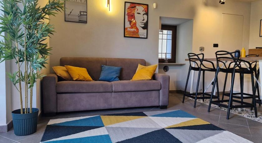 La Lupa Home