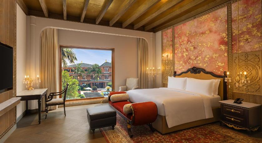 Image of Regal Suite, Club lounge access, Suite, Bedroom 1: 1 King, Bedroom 2: 2 Double, Garden view 0