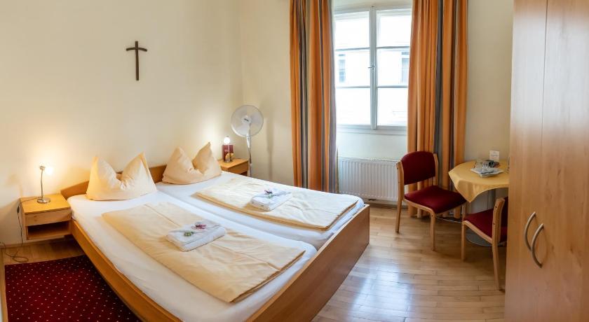 Standard kétszemélyes szoba (Standard Double Room) fotója 0