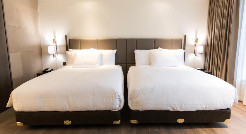 Image of Executive Suite 8