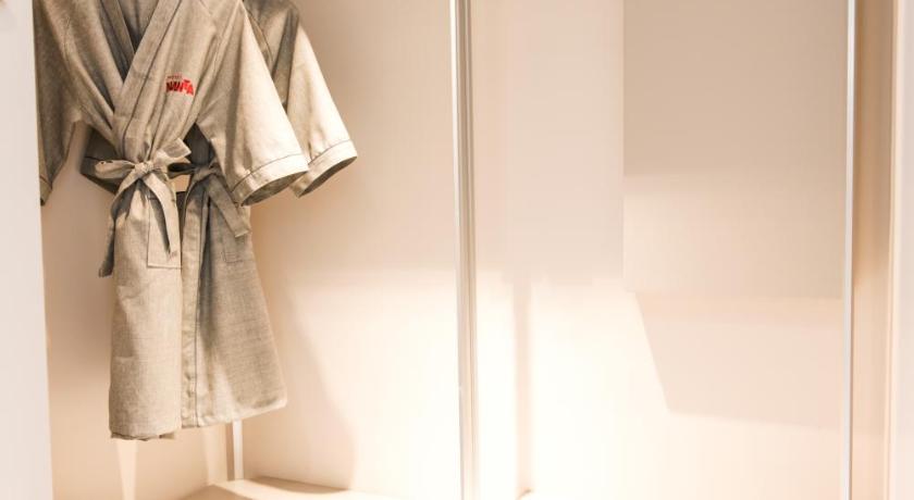 Image of Pool Suite 17