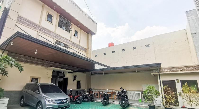 RedDoorz near RS Sari Asih Karawaci - image 3