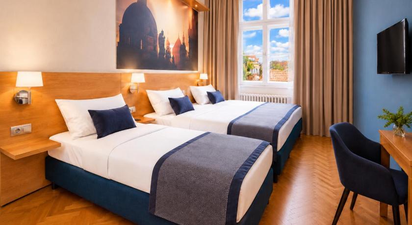 Image of Triple Room 0