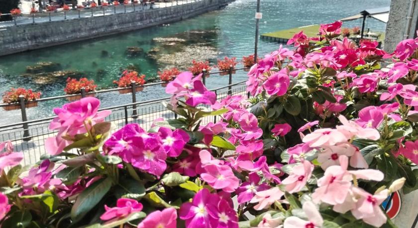 un balcone sul lago