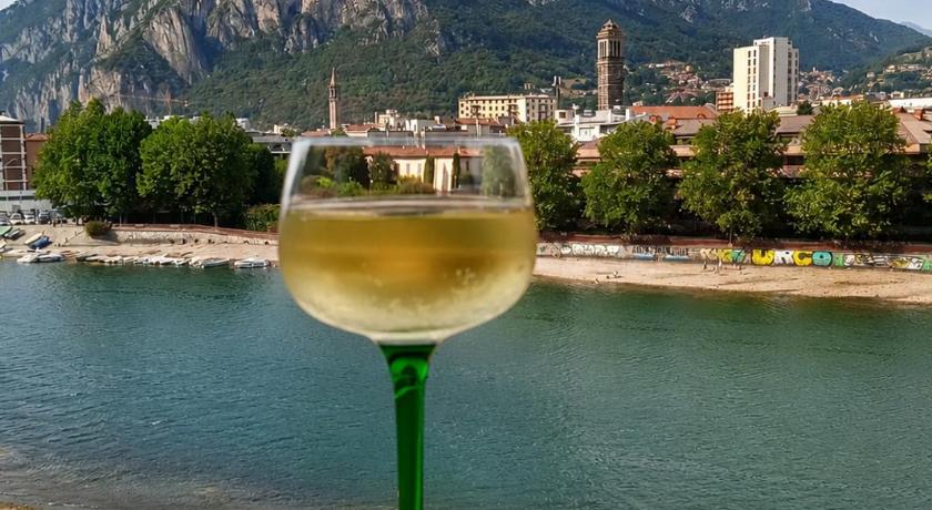 La Dolce vista, Lecco apartment with lake view