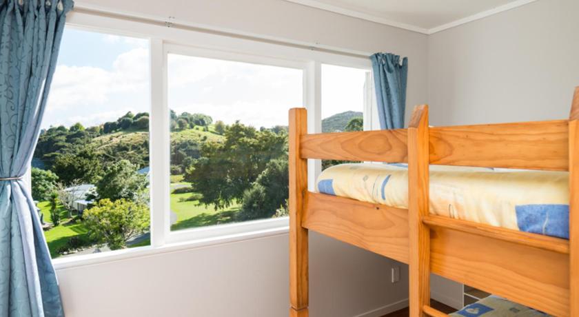 Image of 3 Bedroom Bungalow 10