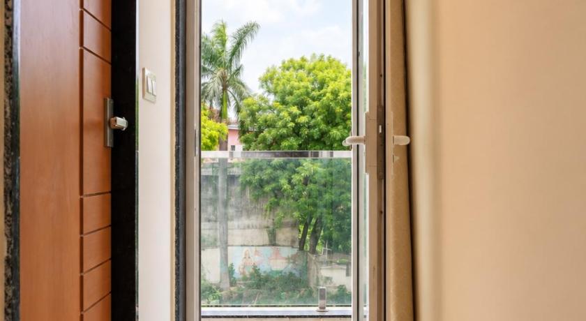 Royal Regal - Rooms & Suites - image 14