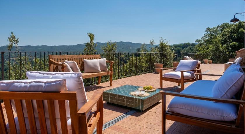 Newly Renovated Villa Pool & View