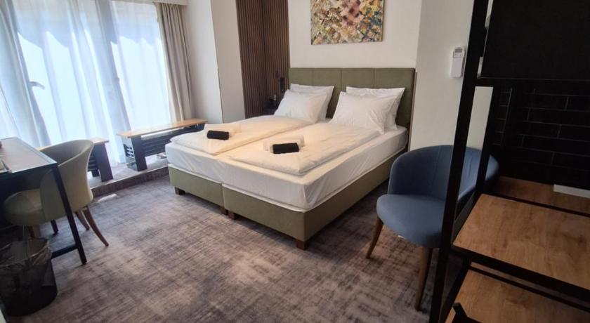 The 8 Hotel Budapest - image 2