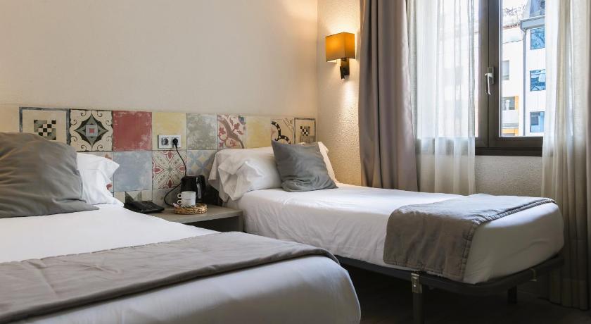 Image of twin Room 0