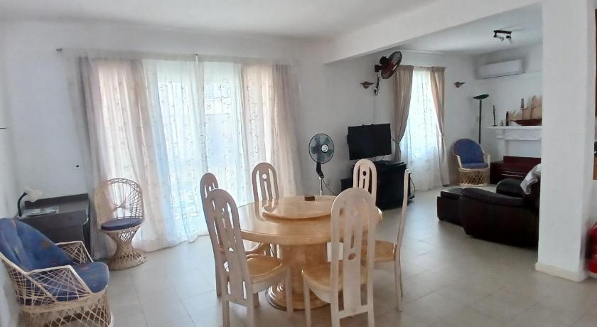 Silver Shell - Stay two minutes from the beach