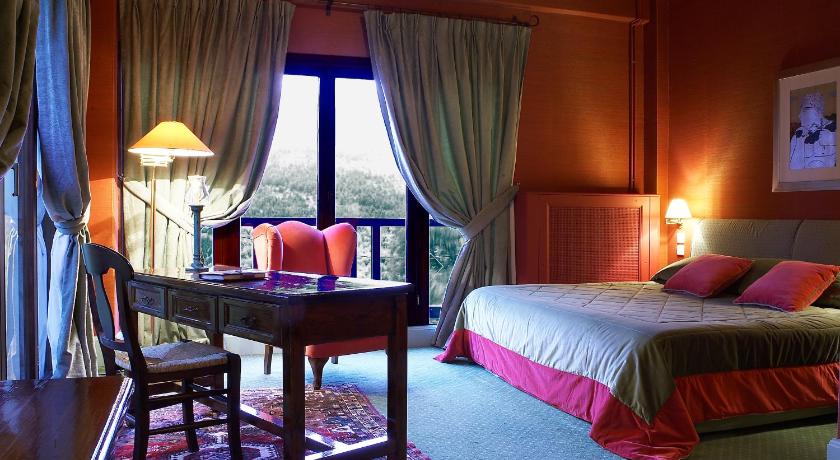Image of Suite with Mountain View 0