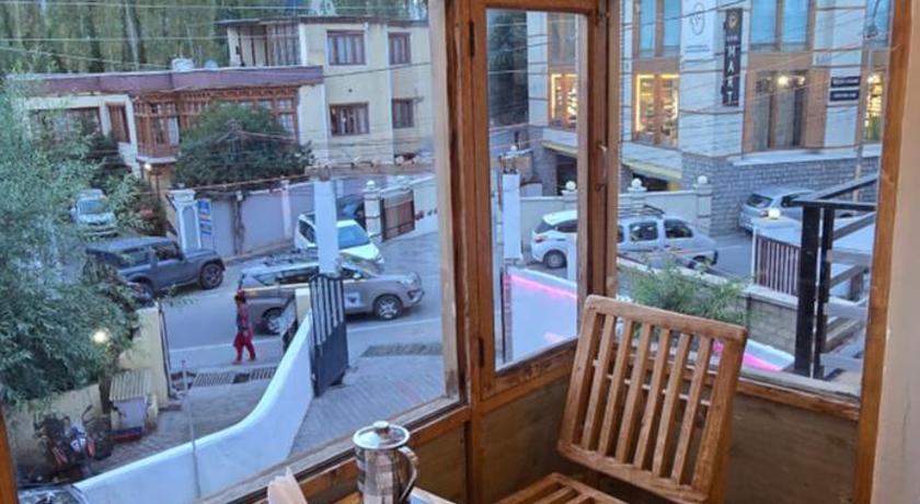 Hotel The White Yak - image 11