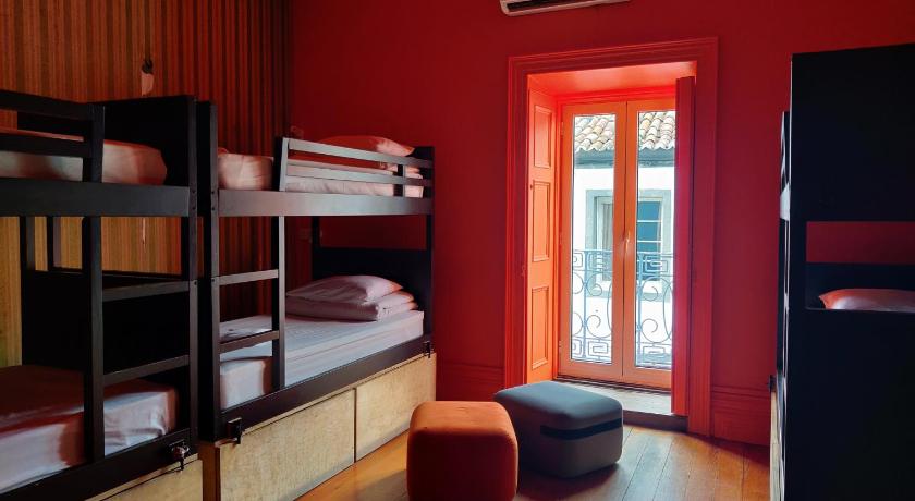 รูปของBed in a 6-Bed Mixed Dorm Room with Shared External Bathroom 0