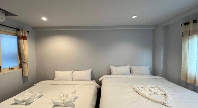 Image of Quadruple Room with Bathroom 4