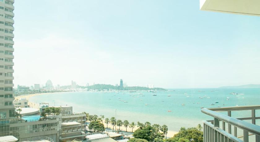 Image of 1 Bedroom Suite Pattaya Beachview Bay Tower 1 King 1
