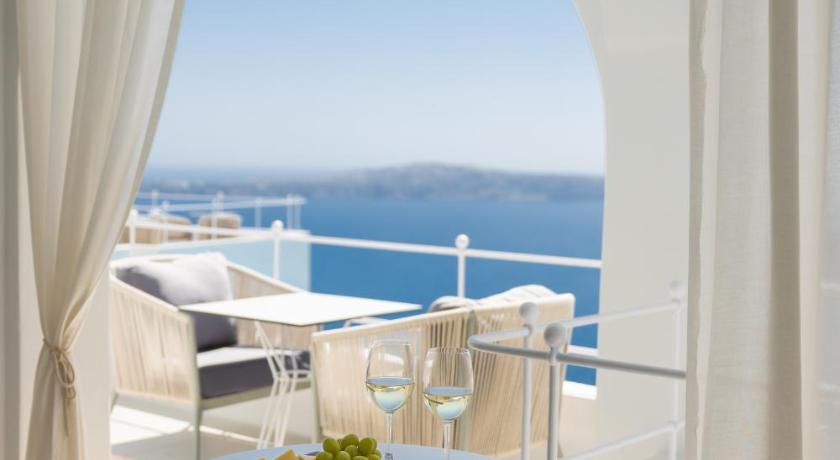 Cosmopolitan Suites - image 3