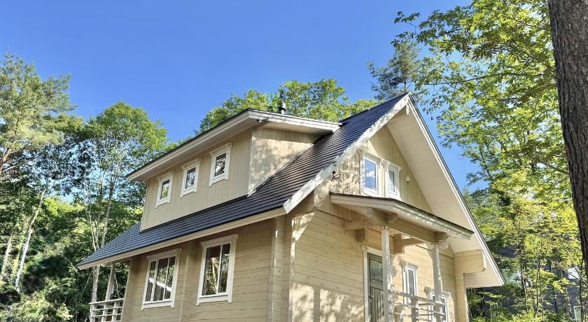 Second House kukka