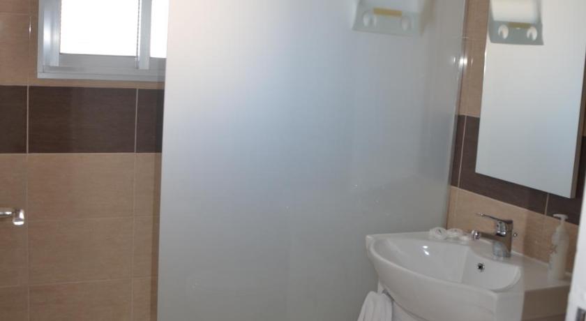 Surf & Sun Holiday Apartments photo