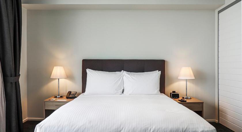 รูปของห้องสวีทควีนพร้อมเตียงควีนไซส์ 2 หลัง (ปลอดบุหรี่) (Queen Suite with Two Queen Beds - Non-Smoking) 7