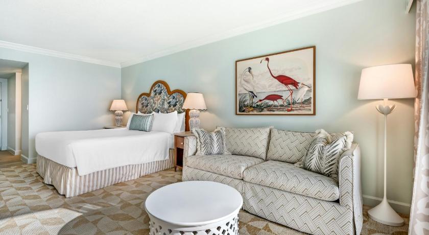 Afbeelding van Fire Table Terrace Oceanfront Room - 1 King Bed 1