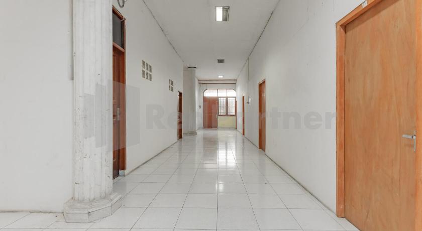Bojongsoang Guesthouse RedPartner - image 6
