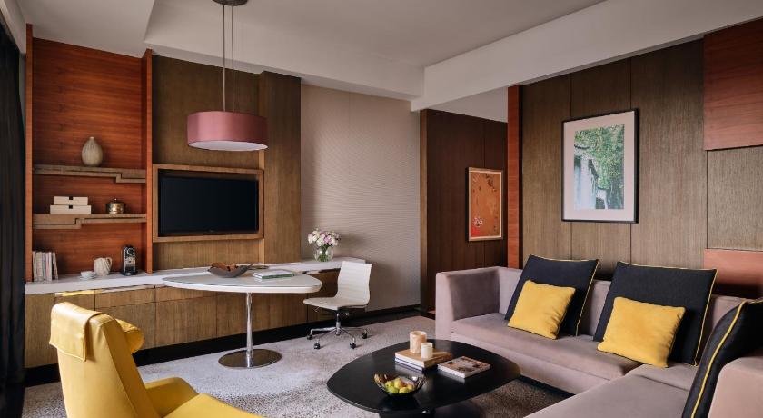 Image of Executive Suite 9