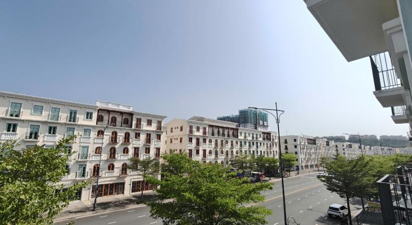 Sunny Side Hotel - image 5