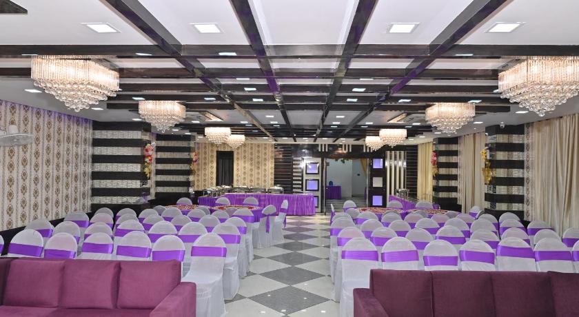JHAROKHA BANQUET & CONFERANCE HALL - image 14