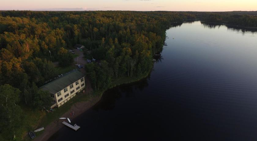 Hanging Horn Lakeside Resort