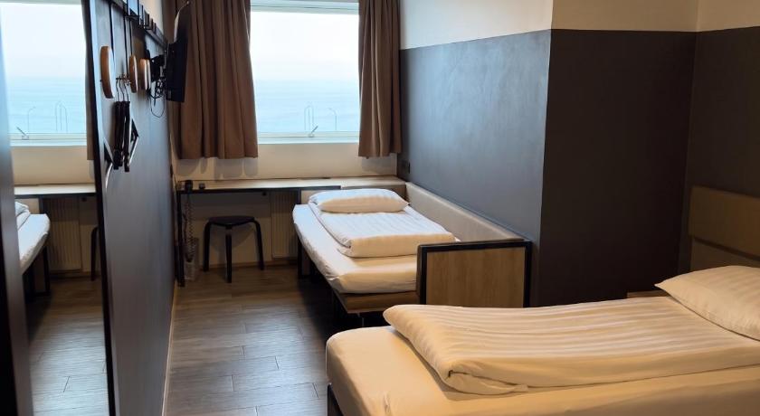 Image of Triple Room 8