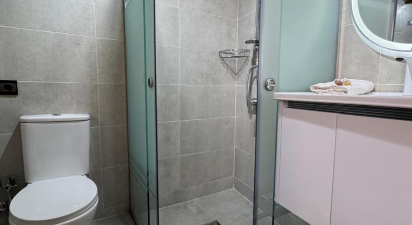 Image of Suite 16