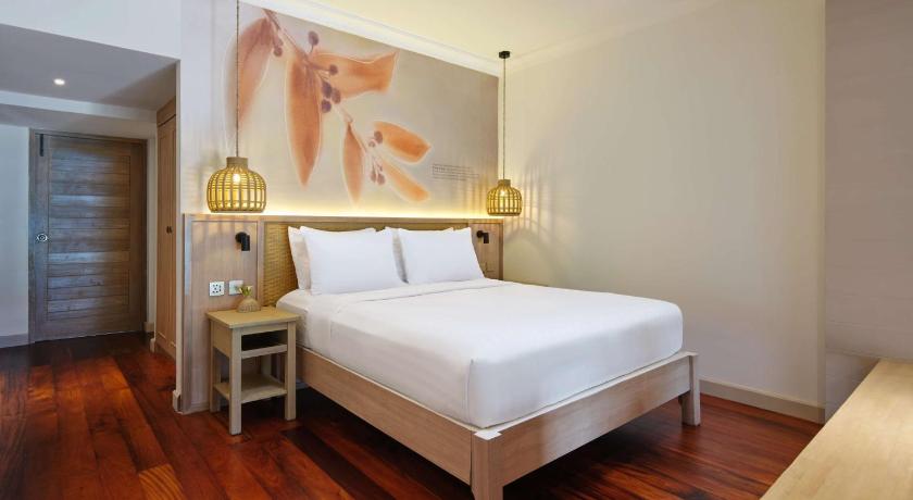 Image of Seaview Hillside Pool Suite 9