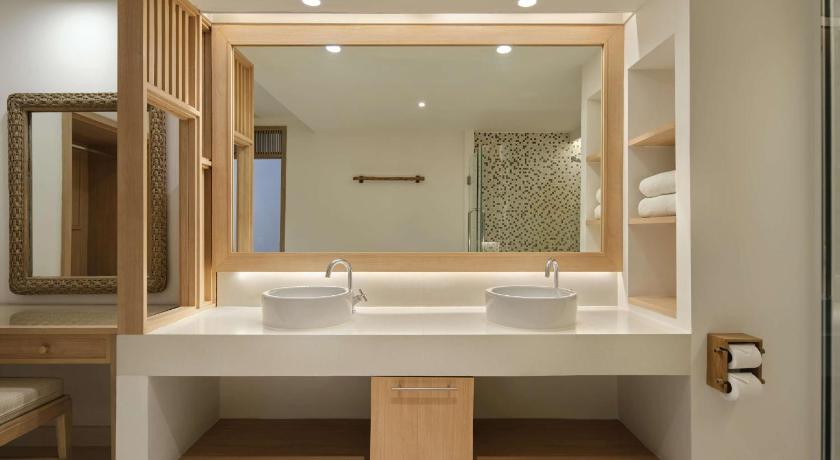 Image of Seaview Hillside Pool Suite 7