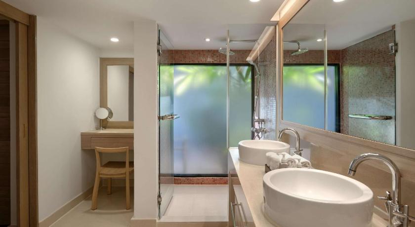 Image of Seaview Hillside Pool Suite 10
